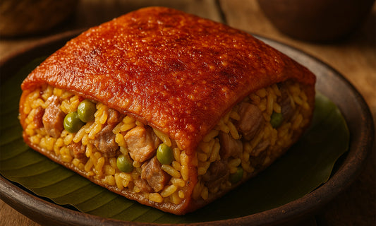 Un delicioso cojín de lechona tolimense recién servido.